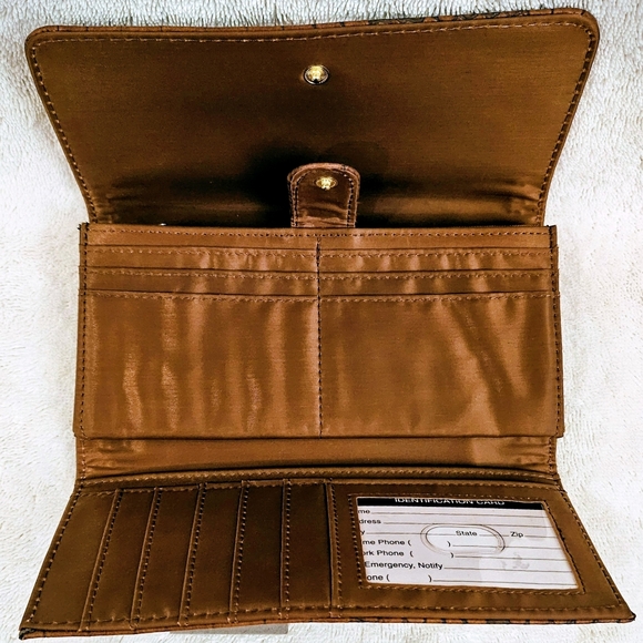 Kenneth Cole Reaction Crocodile File Master Clutch Wallet - Picture 8 of 10